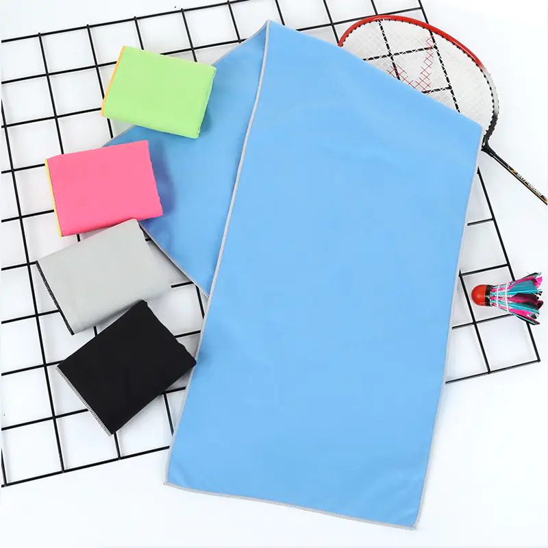 Hur skiljer sig sporthanddukar från vanliga handdukar när det gäller design och funktionalitet?