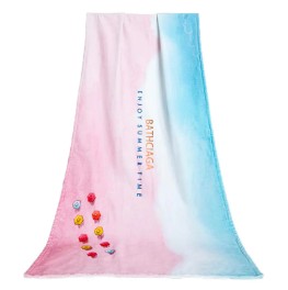 Hur packar du dina strandhanddukar under resan och förhindrar att sand fastnar?